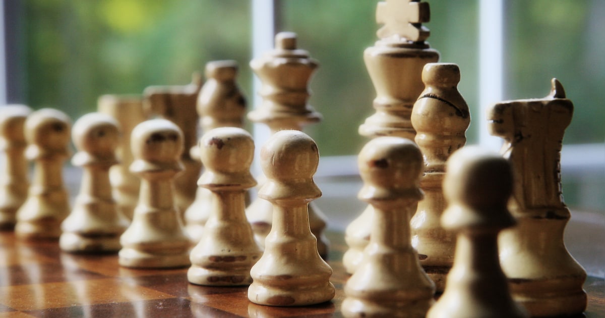 Gemeente Landsmeer plaatst picknickbank met schaakborden voor SamenMeer