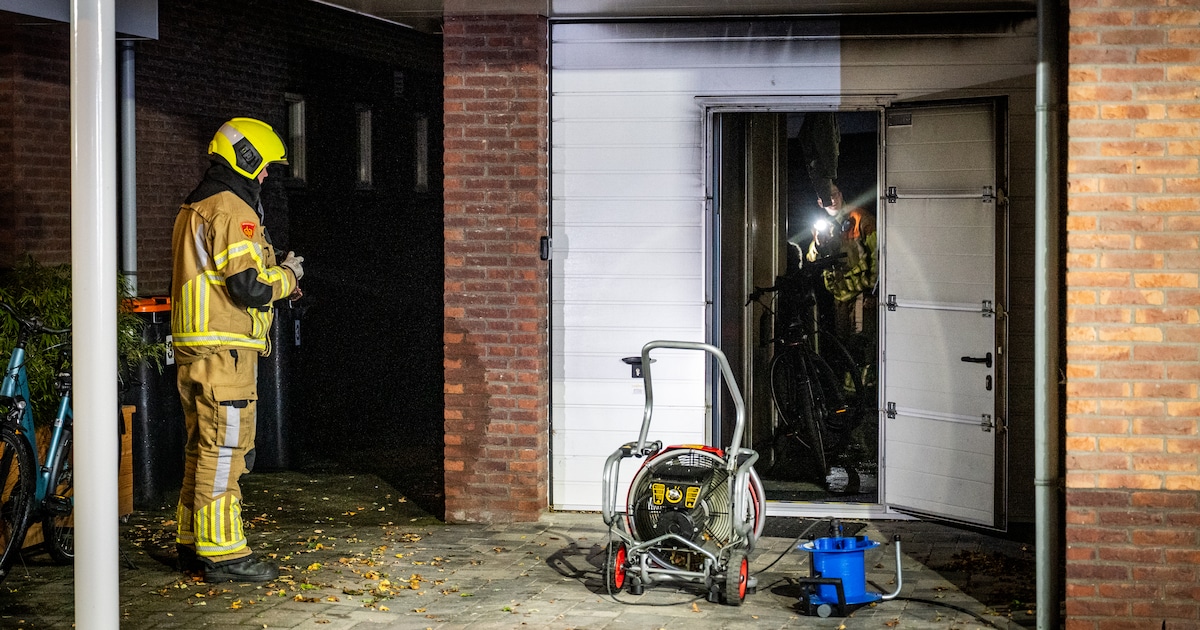 Brandende elektrische fietsen veroorzaken flinke schade aan garage in Zevenhoven