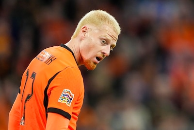 De ‘effort’ van Meerdink en opeens opties op rechts: vier spannende keuzes lonken na Xavi’s debuut