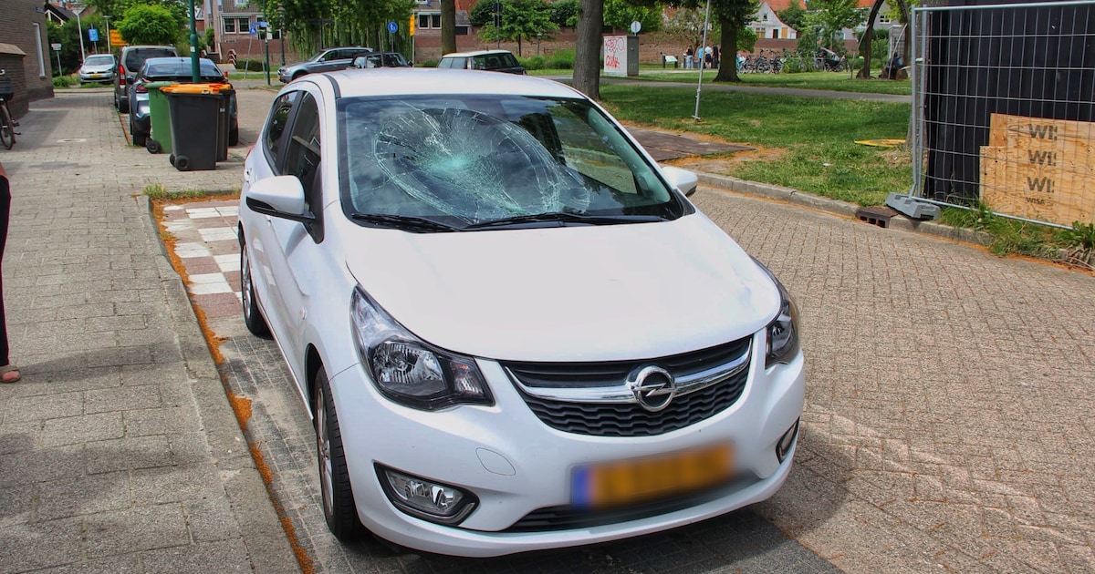 Bestuurder elektrische step gewond na botsing met auto in IJsselstein