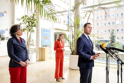 Cabinet explains in fine print why it is avoiding major interventions for now