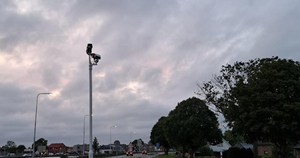 Verkeersbord voor 60 kilometer per uur en flitspaal blijken loos alarm in Waddinxveen