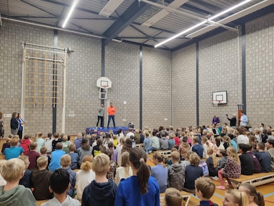 Woerdense school haalt ruim 13.000 euro op met sponsorloop: opbrengst gaat naar KiKa en schoolplein
