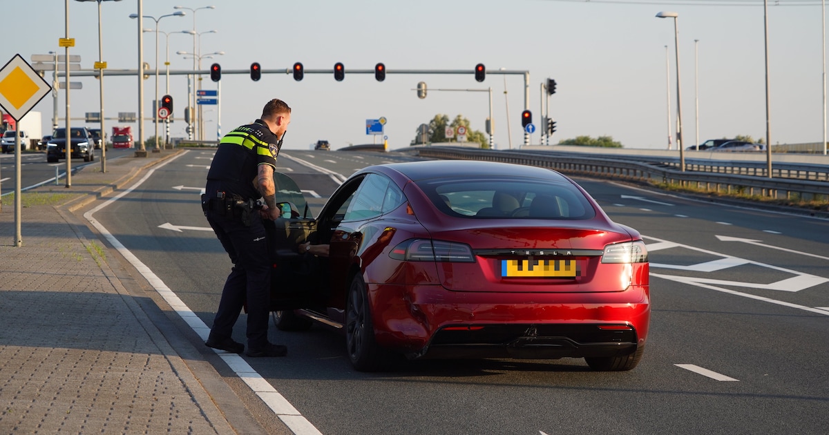 Twee auto's betrokken bij botsing op kruising in Bleiswijk