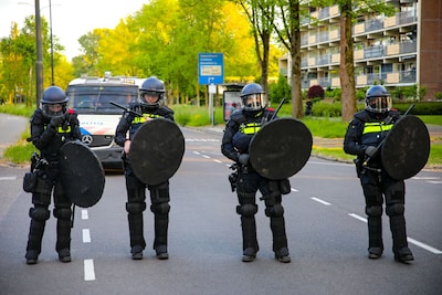 Politiek steunt lijn van Apeldoorn rond asielopvang en protesten