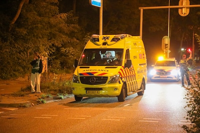 Fietsster raakt gewond na val op fietspad in Ede, traumahelikopter opgeroepen