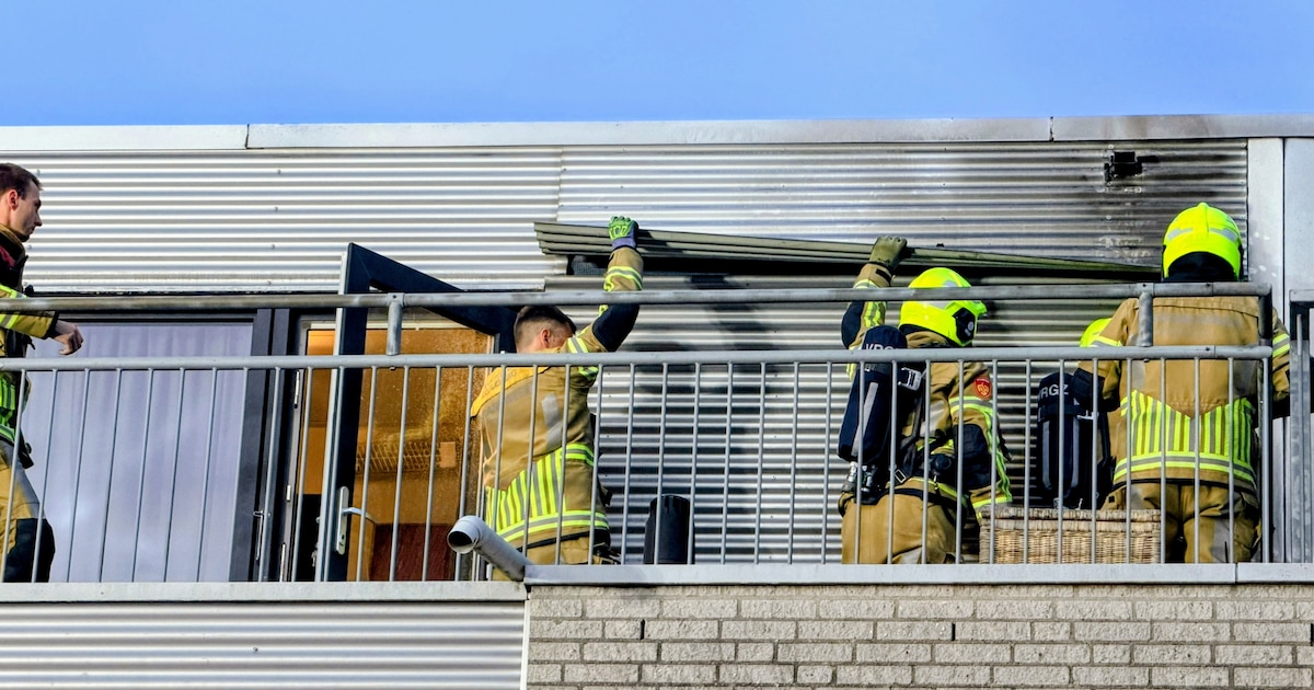 Brandweer blust brand op tweede verdieping van woning in Culemborg