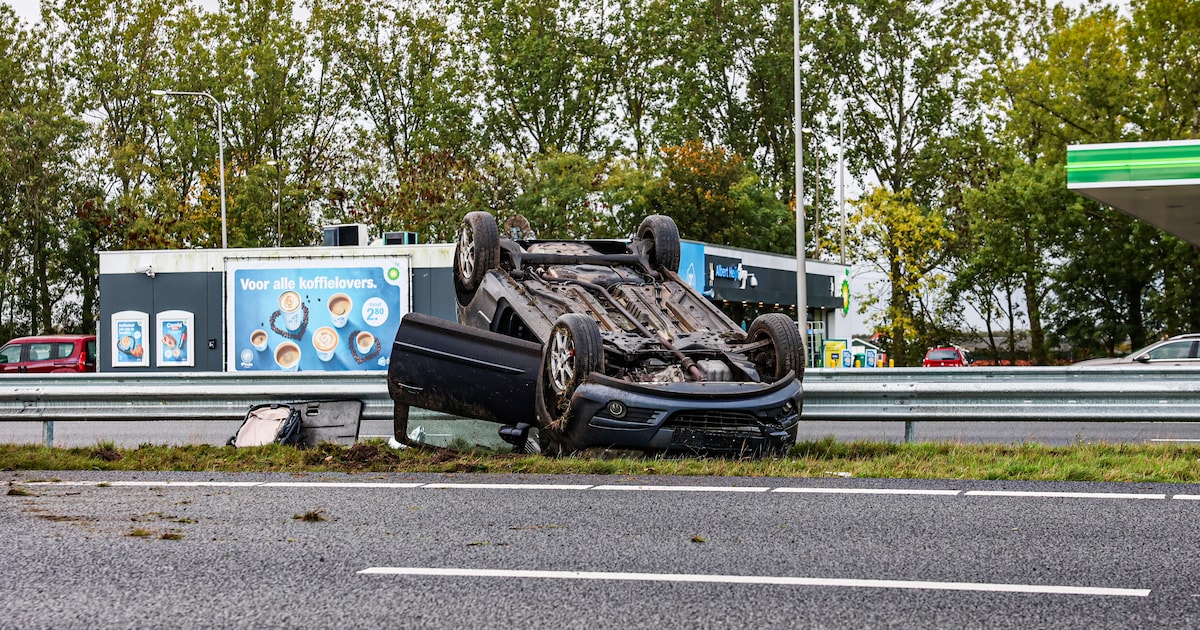 Auto landt ondersteboven na ongeval op A7 in Joure | 112 nieuws De Fryske Marren