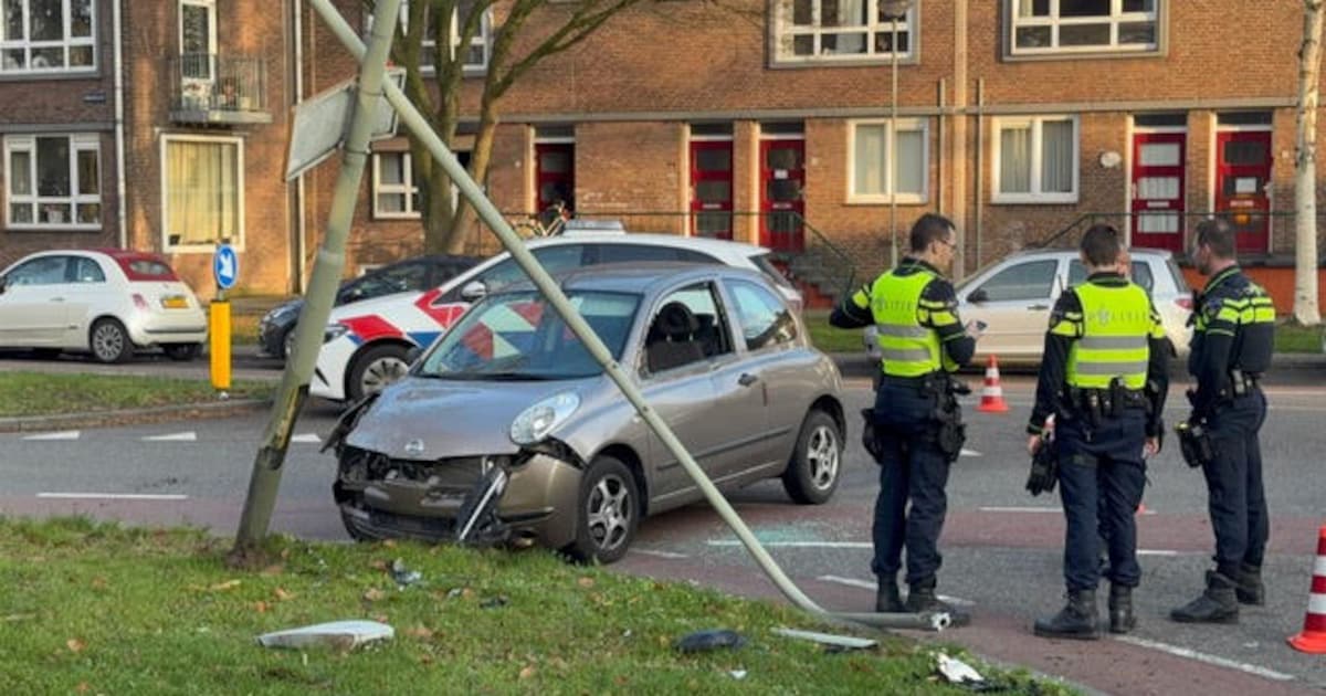 Gewonde en veel schade na ongeluk op Oranjelaan in Geleen