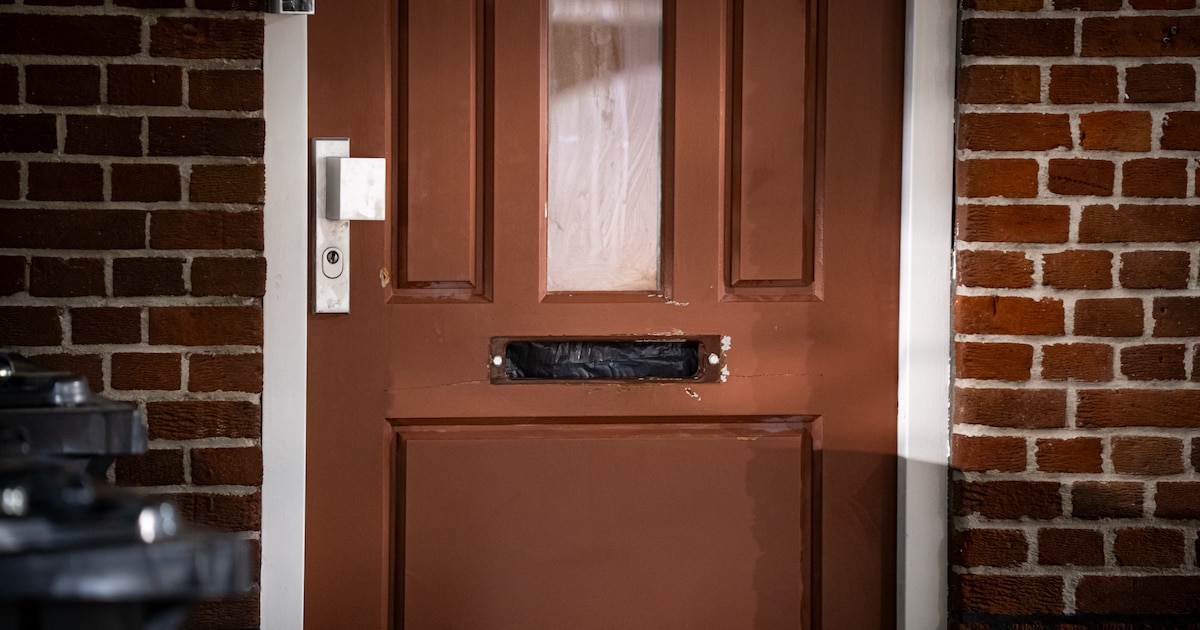 Vierde explosie bij zelfde woning in Rotterdam: brievenbus belandt aan overkant van de straat