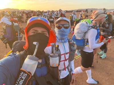 Jens (25) uit Den Bosch rent 250 kilometer door de Sahara: ‘Dit was de bijzonderste week van mijn le