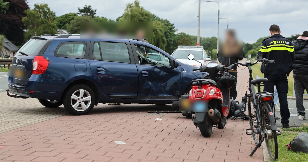 Scooterrijder gewond na botsing aan Nieuweweg in Poeldijk