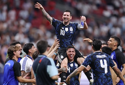 Wat een apotheose! Lionel Messi loodst Argentinië naar WK-finale en dompelt Engeland in rouw