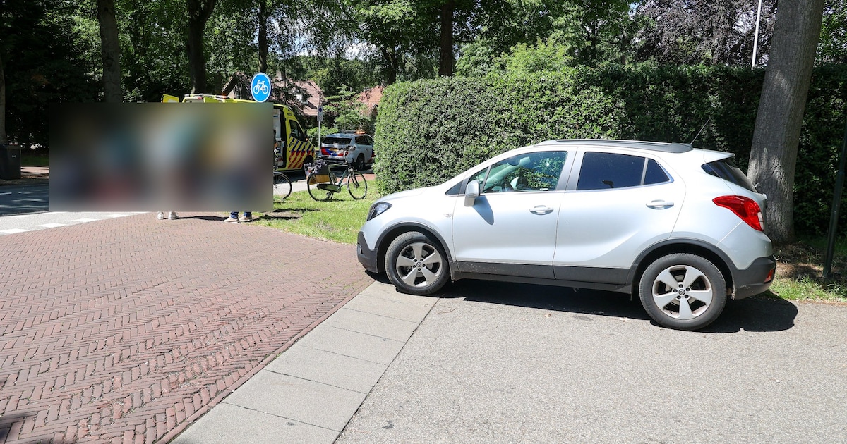 Fietser gewond na botsing met auto aan Regentesselaan in Hilversum