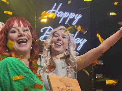 Wauw! Bossche kappers Kim en Shannon winnen grote prijs in Parijs