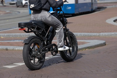 Duo op fatbike spuit brandende spray in ogen van fietser in Roosendaal, ‘Het is nu tijd om jezelf te