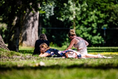 Nederland maakt zich op voor hete dagen: code geel tot zaterdagmiddag