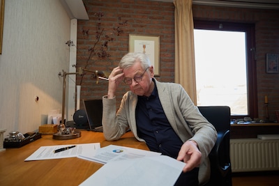 Language expert reads hundreds of pages of government jargon and sighs: ‘Poor council members’