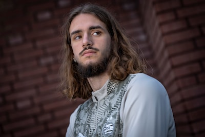 PSV-verdediger Yarek Gasiorowski hoeft geen polonaise aan zijn hoofd: ‘Mijn moeder vermoordt me als ik mijn haren afknip’