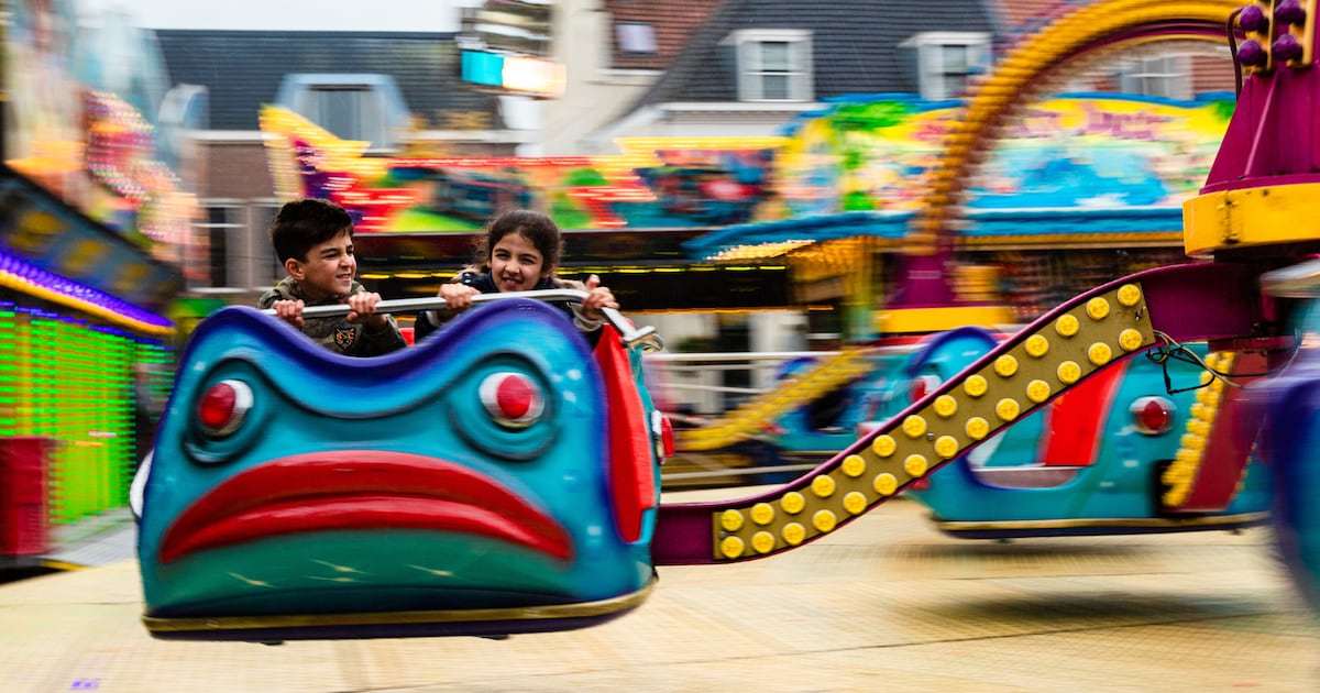 Kermis keert terug rond kerk en gemeentehuis in Oostzaan
