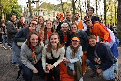 Foto’s kijken: zo vierde Den Haag Koningsnacht op festival The Life I Live
