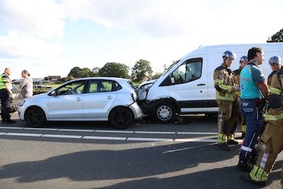 Kop-staartbotsing met vier voertuigen op N35 tussen Wierden en Nijverdal