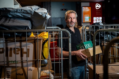 Na een bewogen jaar kondigt Wilko de verhuizing van zijn pakketpunt aan, maar ‘s avonds knapt er iet