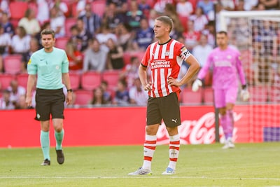 PSV geeft de kansen te makkelijk weg en gaat week voor Johan Cruijff Schaal terecht onderuit tegen Villarreal
