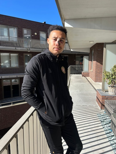 Juninho (29) lag knock-out op behandeltafel en wist van niks: alleen die grote witte pleister verraa