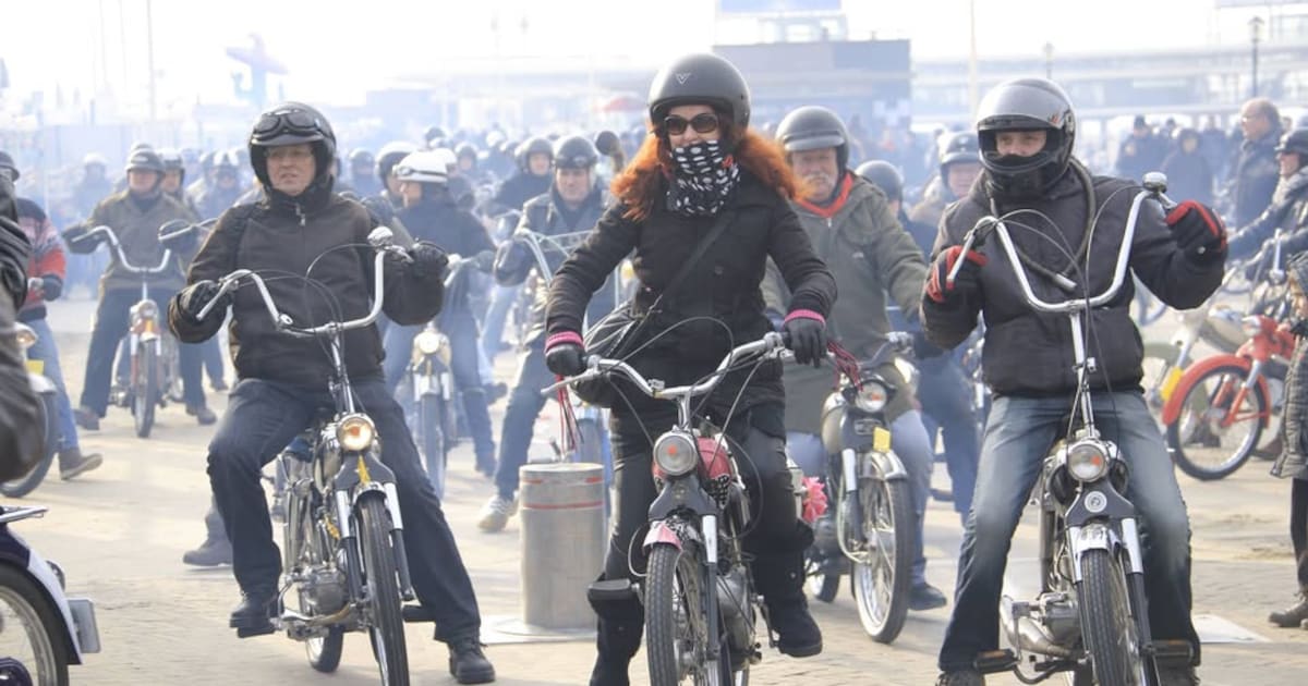 Puchjes even terug op de weg tijdens de Kâhwe Klâhwe-tocht