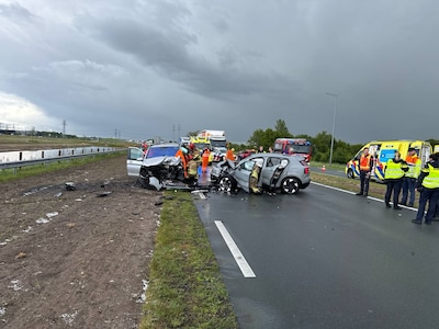 Ongeluk op N340 tussen Dalfsen en Zwolle: weg dicht