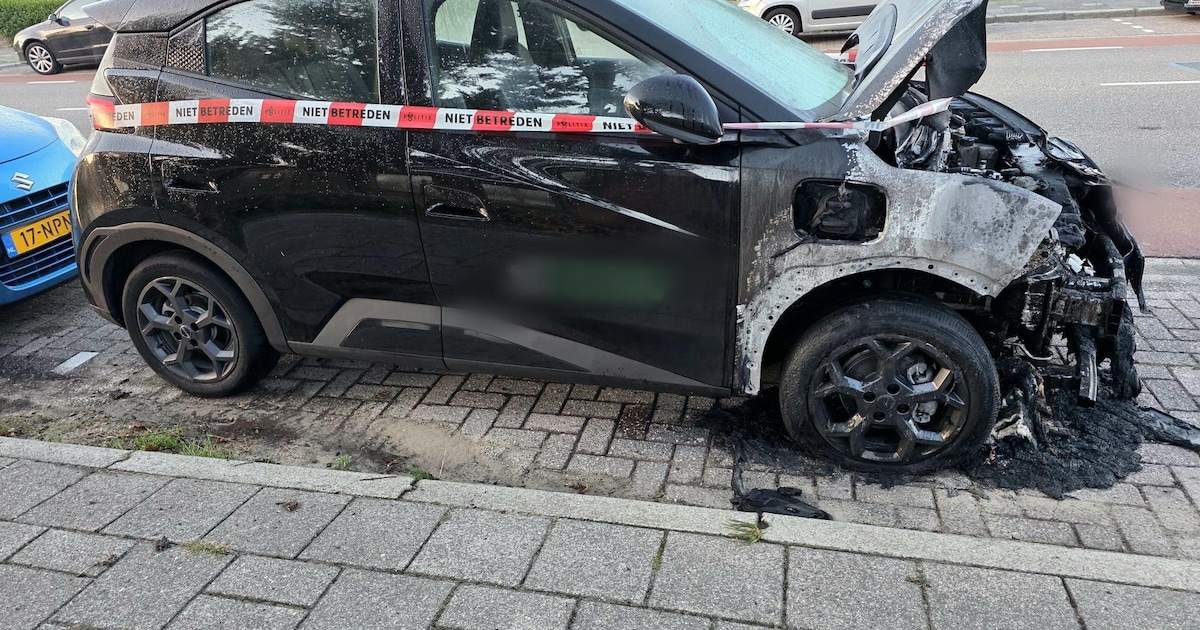 Wederom autobrand aan de IJsselmeerstraat in Den Helder