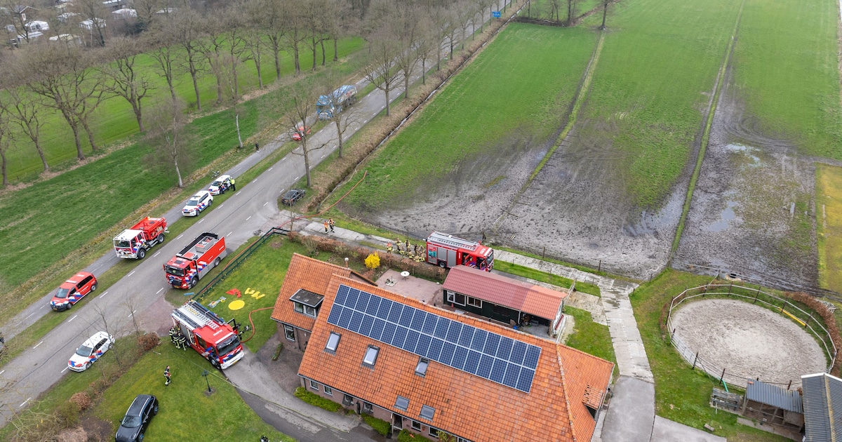 Gewonde bij woningbrand aan de Tronderweg in Makkinga