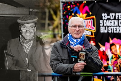 Op pad met Wim (90), al jaren de smeerolie van het Wijchense Carnaval: ‘Water? Da’s voor de planten,