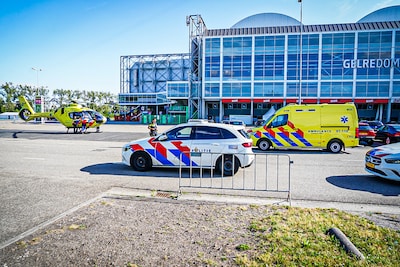 Fietser ernstig gewond bij eenzijdig ongeval op Malburgse Bandijk in Arnhem, traumahelikopter geland