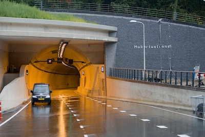 Nog langer omrijden: de Hubertustunnel gaat voorlopig niet open