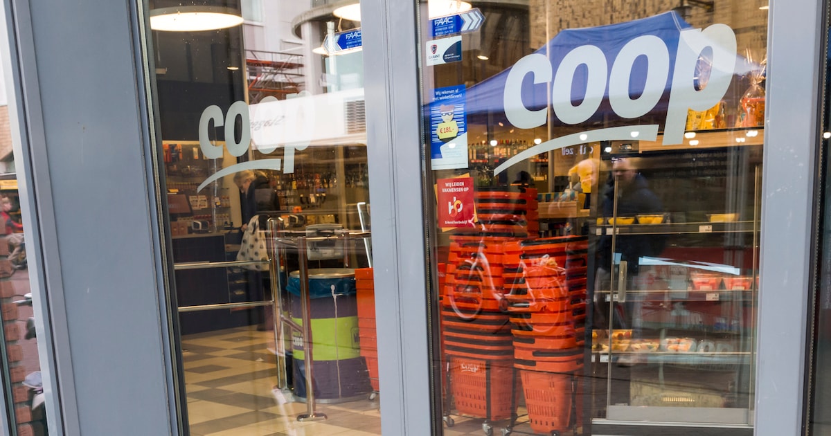 Grote partij bierkratten gestolen bij Coop in Sexbierum, politie zoekt getuigen