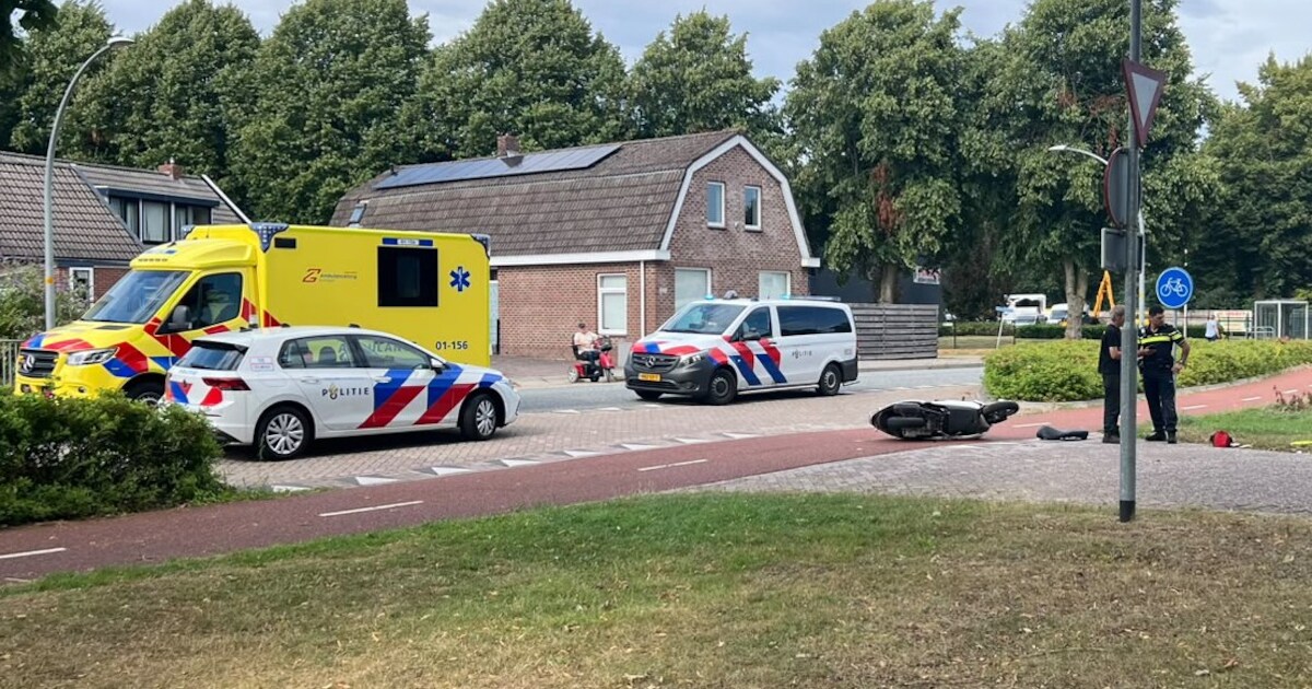 Scooterrijder gewond na botsing met auto in Gasselternijveenschermond