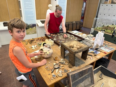 Arthur (11) droomt van een leven als archeoloog: ‘Net als Indiana Jones’