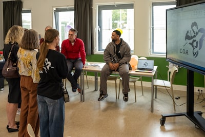 Open dag biedt kijkje achter de voordeur van opvang asielzoekers: ‘Je ziet pas wat hier gebeurt als 