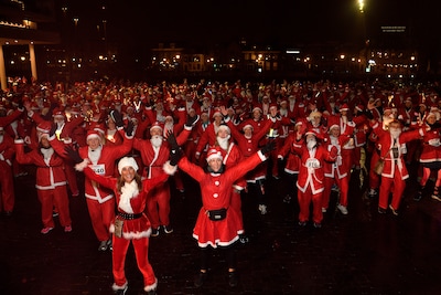 Al duizend inschrijvingen voor Kerstmannenloop Amersfoort: ‘Het verbindt enorm’
