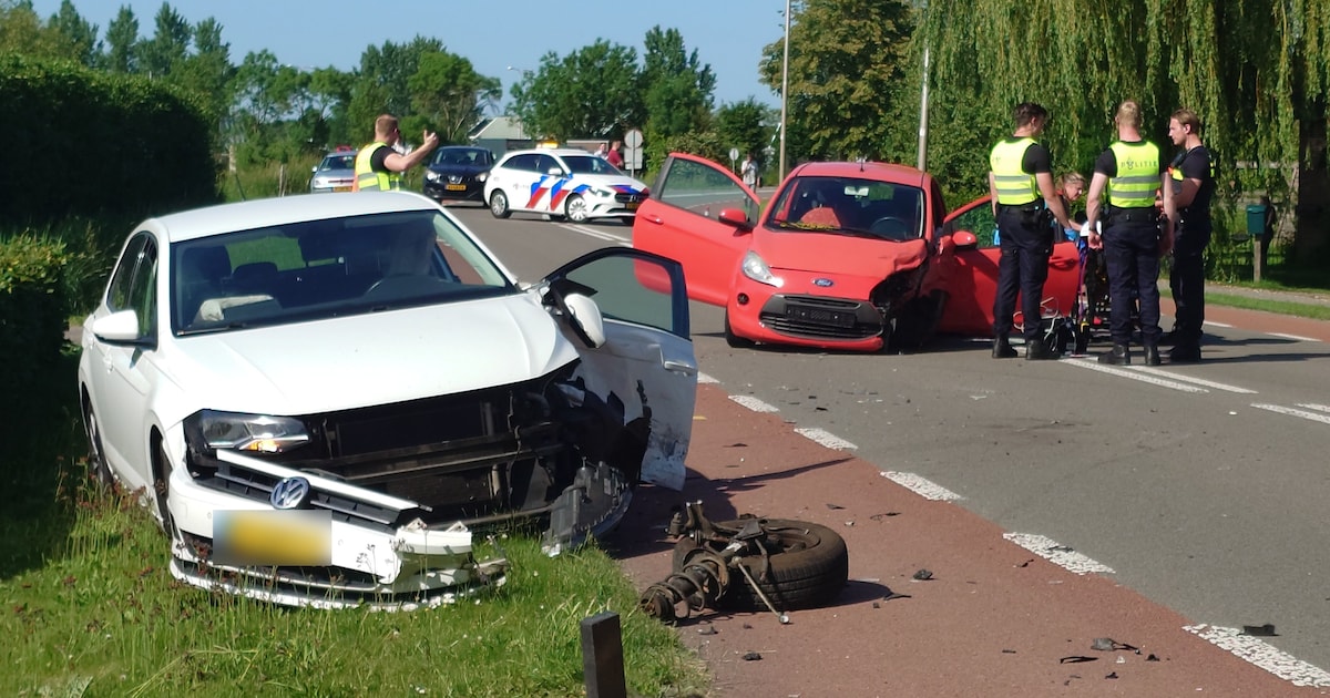 Frontale botsing op Willeskop in Montfoort, weg afgesloten