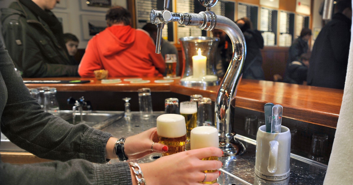 ‘Burger pesten’ of terechte straf: lezers reageren op hoge boete voor alcohol schenken aan 15-jarige