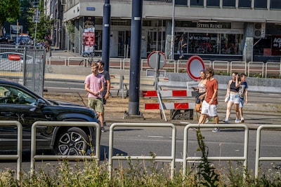 Onduidelijke omleidingen op Hofplein zorgen voor gevaarlijke situaties: ‘Waar is de luchtsingel als 