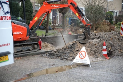 Gaslek bij werkzaamheden in Ugchelen, straat gedeeltelijk afgesloten