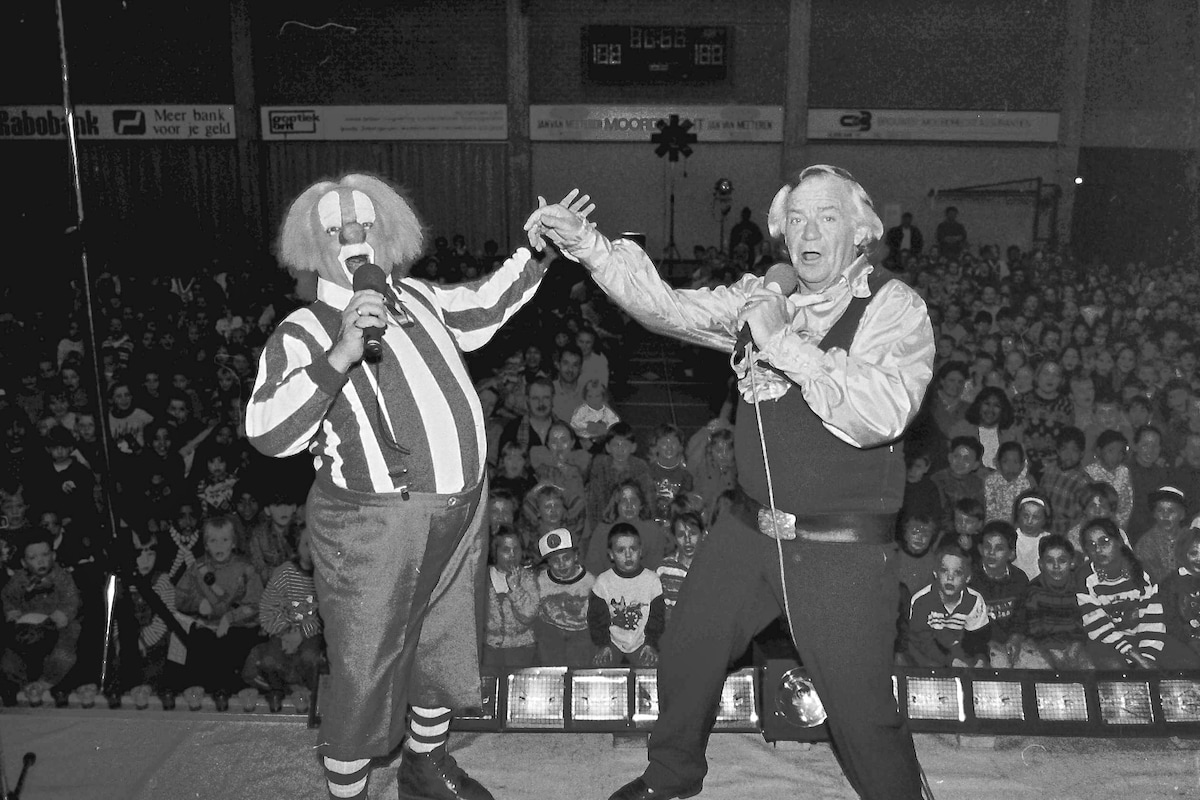 bassie-en-adriaan-in-maart-1995-in-de-sporthal-de-zuidplas-in-moordrecht-waar-ze-meermaals-optraden