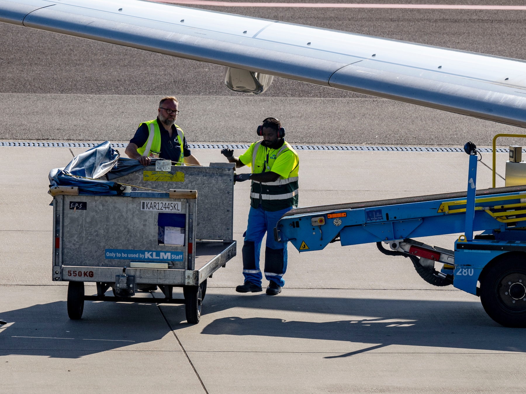Grondpersoneel KLM gaat staken: als je vlucht vervalt wordt die omgeboekt, zo zit het