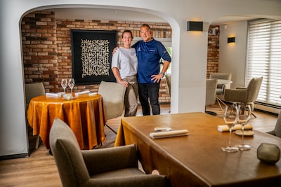 Bloemen van de oever in het oudste sterrenrestaurant: De Burgemeester in Linschoten