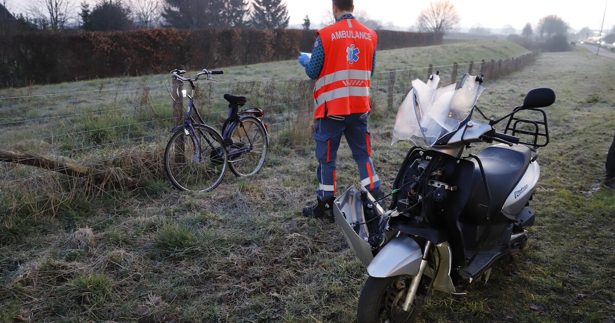 Fietser en scooter op elkaar gebotst op fietspad langs N264 bij Oeffelt | Land van Cuijk