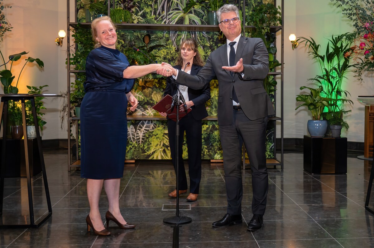 Rosan Kocken geïnstalleerd als burgemeester van De Ronde Venen | De ...